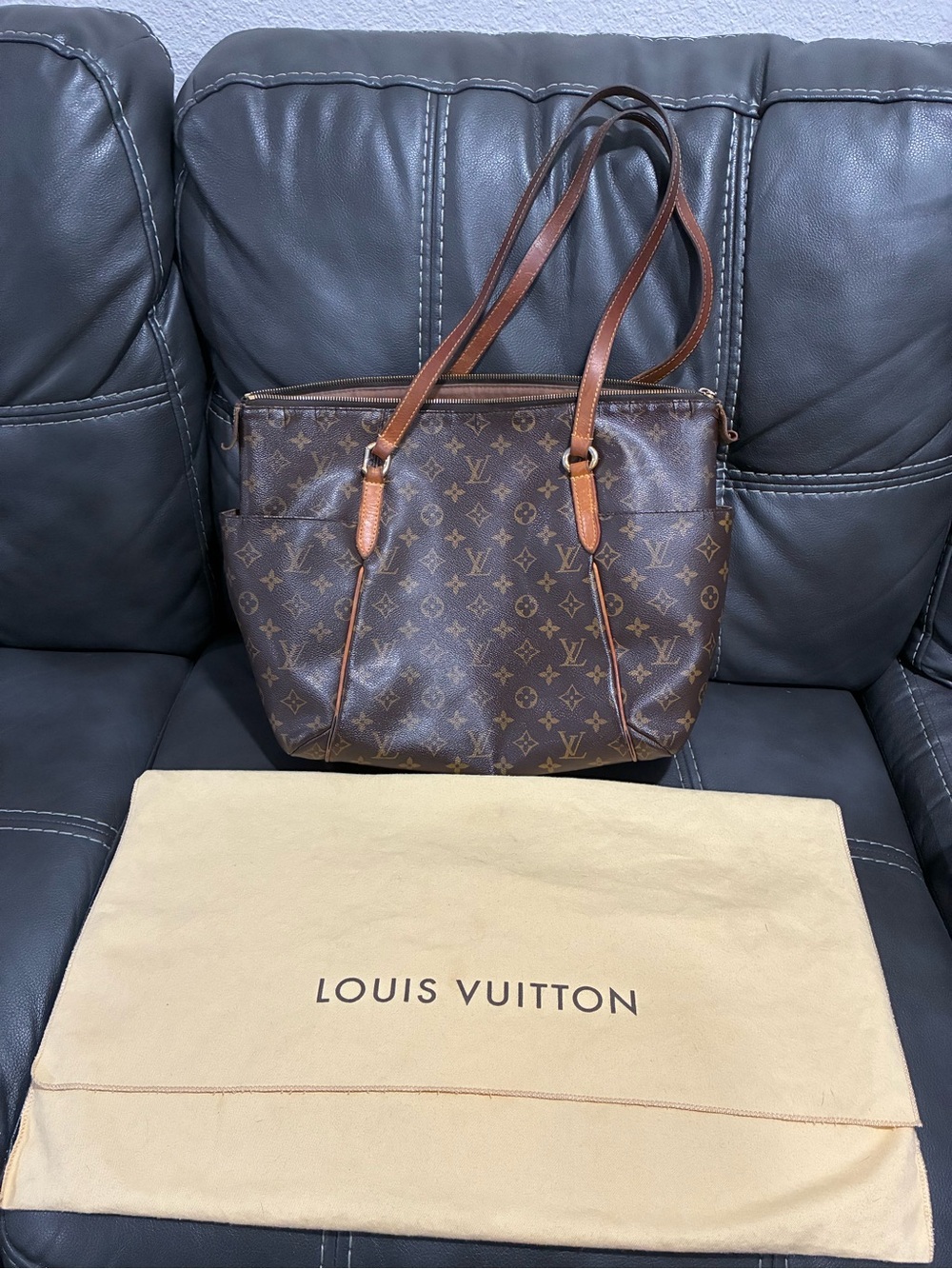 Louis Vuitton Monogram Canvas Brown Tote with Vachetta Trim